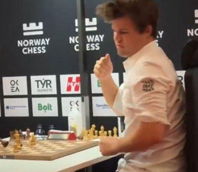 magnus-carlsen-mengamuk-karena-melawan-anak-muda-india