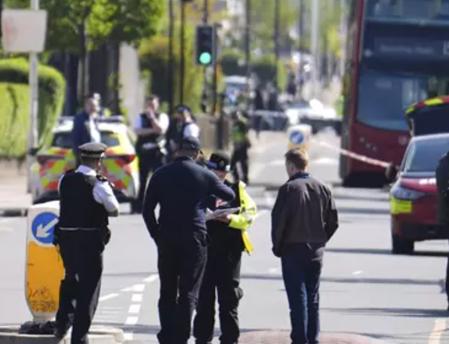 Aksi Ngejar Pria Pembunuh Bersamurai di London