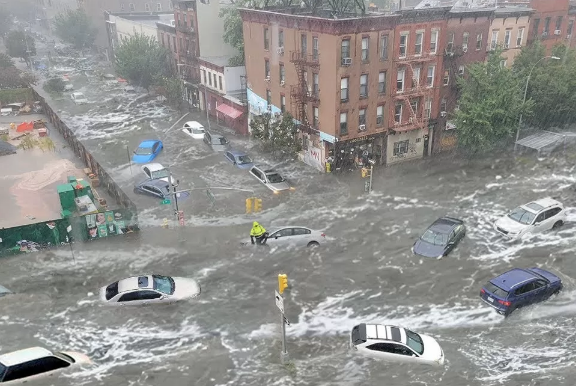 New York Diterjang Banjir Sampai Statiun Terendam