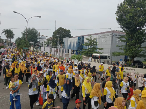 Warga-warga Pandeglang Membuat Jalan Santai