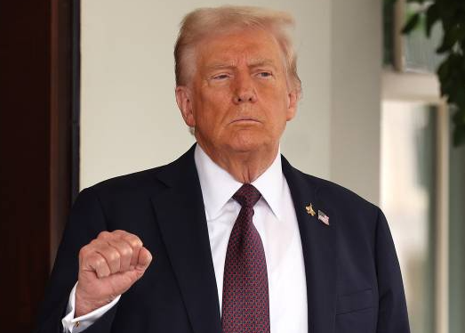 Trump Sebut Warga AS Akan Dapat Dividen 33 Juta