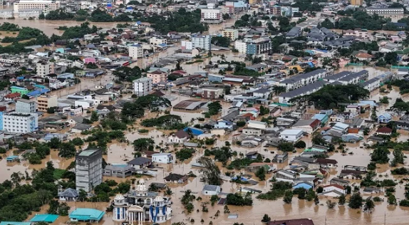 Banjir Thailand Dipicu Oleh Hujan Terderas Setelah 3 Abad