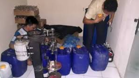 Penjual Miras Digrebek Oleh Polisi di Ciputat Tangerang Selatan