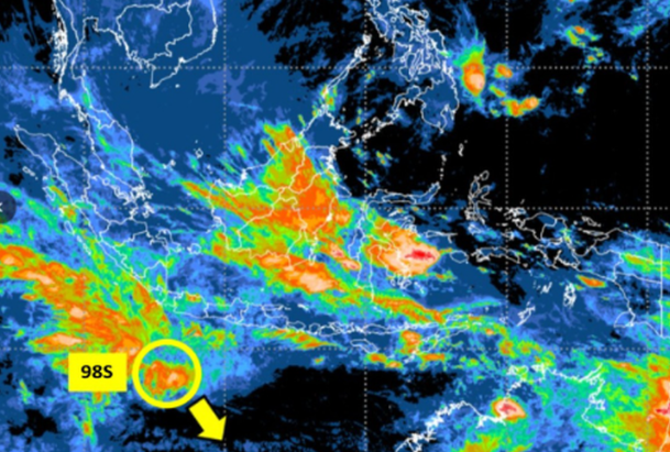 Ex-Siklon PENHA Melemah, Dampak Cuaca Masih Tinggi