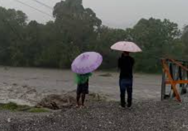 BMKG: Hujan Lebat Masih Dominasi Jawa & Sumatera